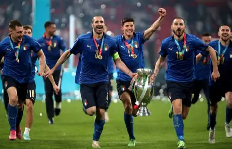 《真人FIFA买球网：畅享真实足球博彩体验，尽在指尖》